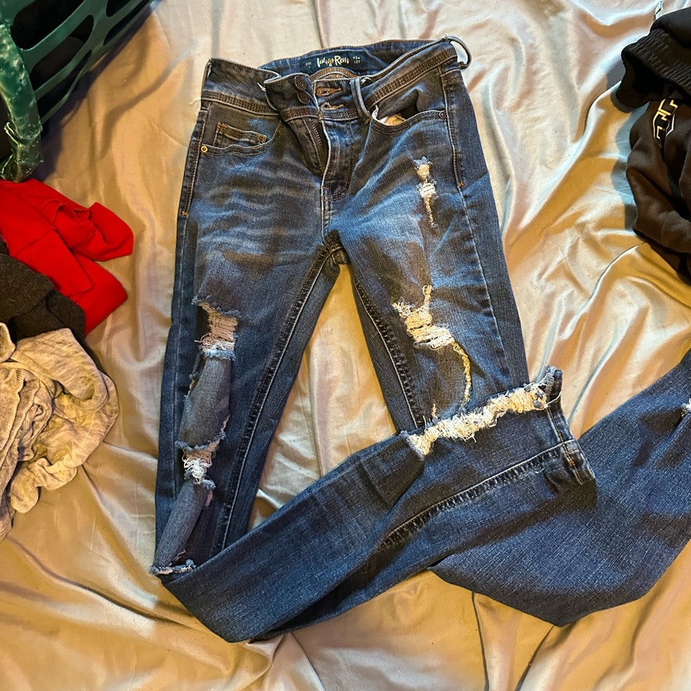 ripped skinny jeans